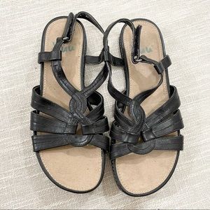 Yuu Alottie Black Strappy Sandals Size 6.5